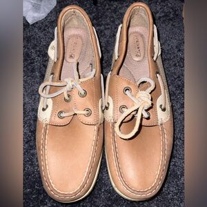 women’s sperry boat shoes